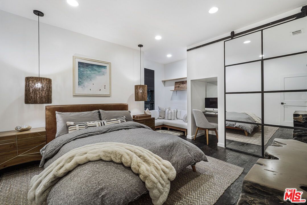 Bedroom, Interior, Pendant Lights, Recessed Lighting