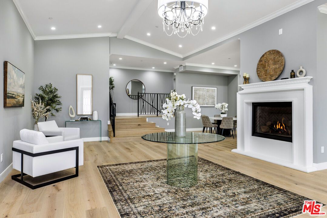 Chandelier, Dining room, Fireplace, Interior, Recessed Lighting, Wood Texture Flooring