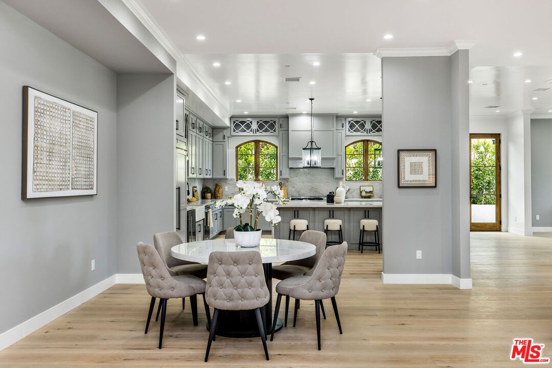 Dining room, Interior, Kitchen, Pendant Lights, Recessed Lighting, Wood Texture Flooring