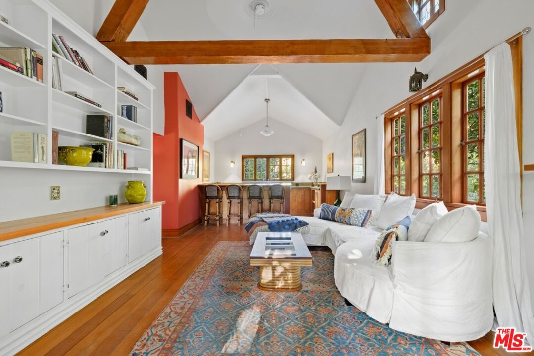 Interior, Living room, Pendant Lights, Wooden Beams, Wood Texture Flooring