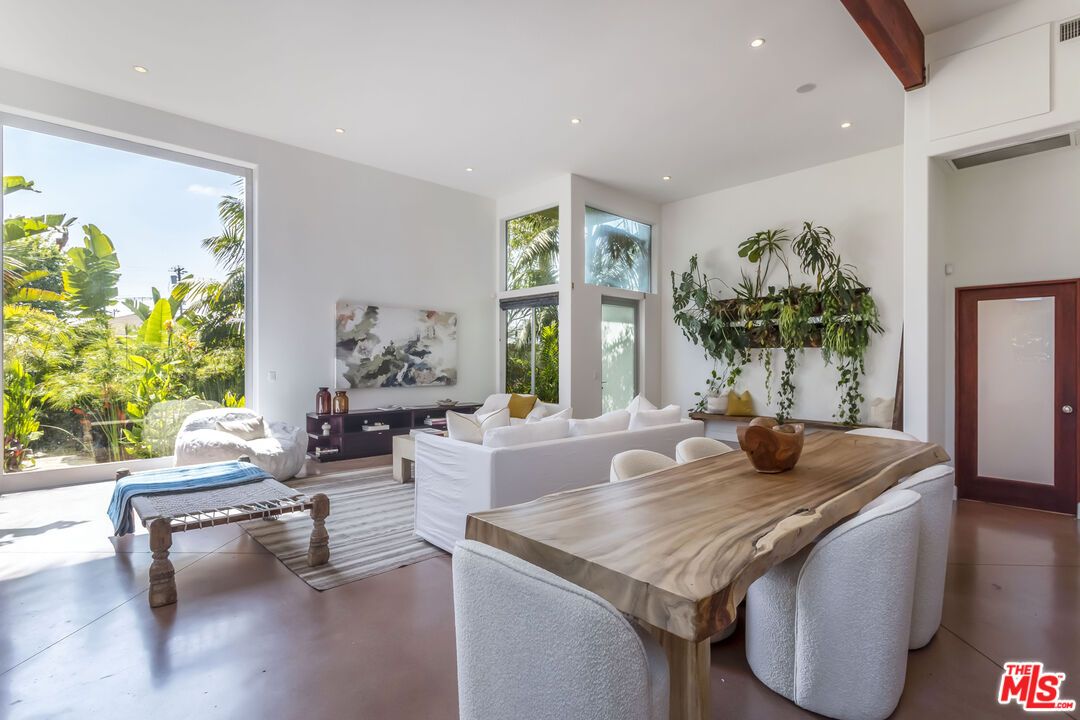 Dining room, Interior, Living room, Recessed Lighting