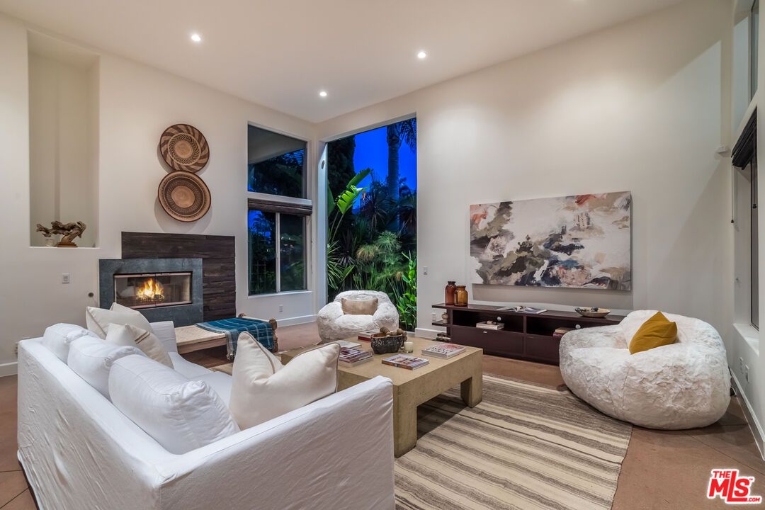 Fireplace, Interior, Living room, Recessed Lighting
