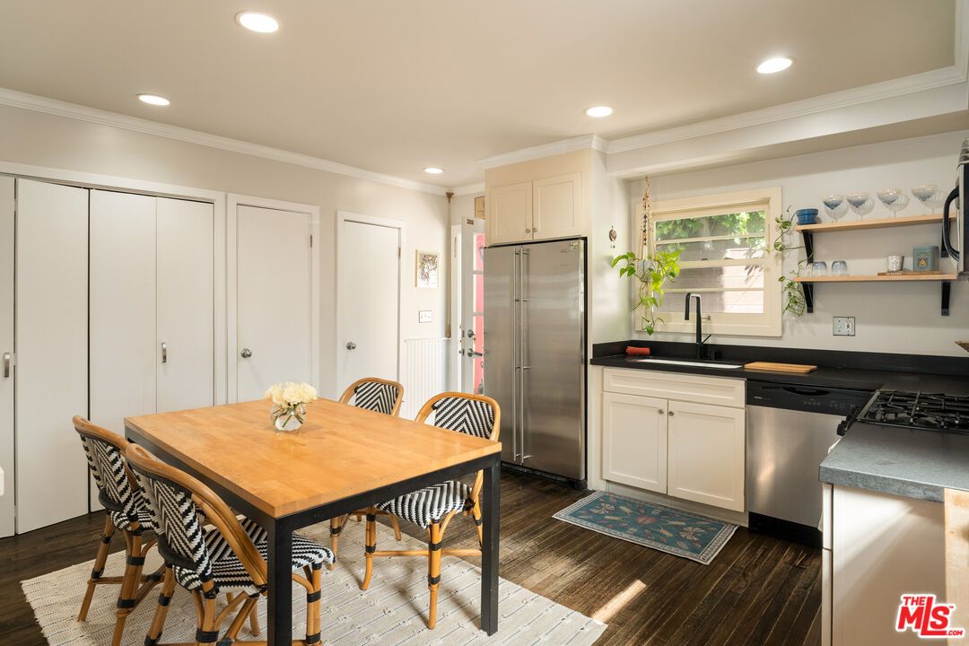Dining room, Interior, Kitchen, Recessed Lighting, Stainless Steel Appliances, Wood Texture Flooring