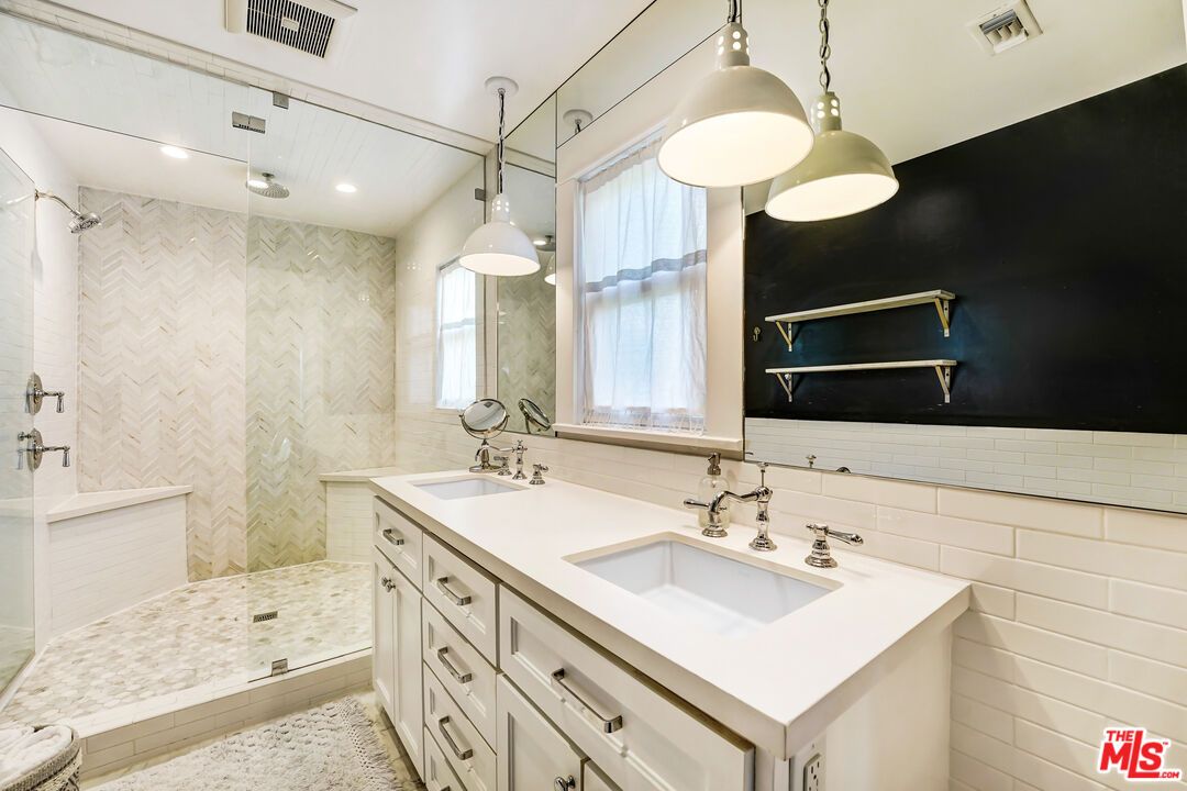 Bathroom, Dual Sink Vanities, Interior, Pendant Lights, Recessed Lighting