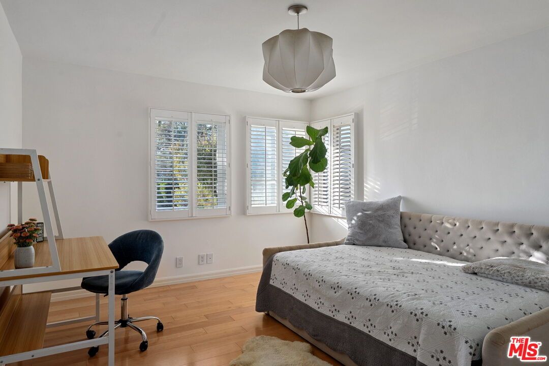Bedroom, Home Office, Interior, Pendant Lights, Wood Texture Flooring