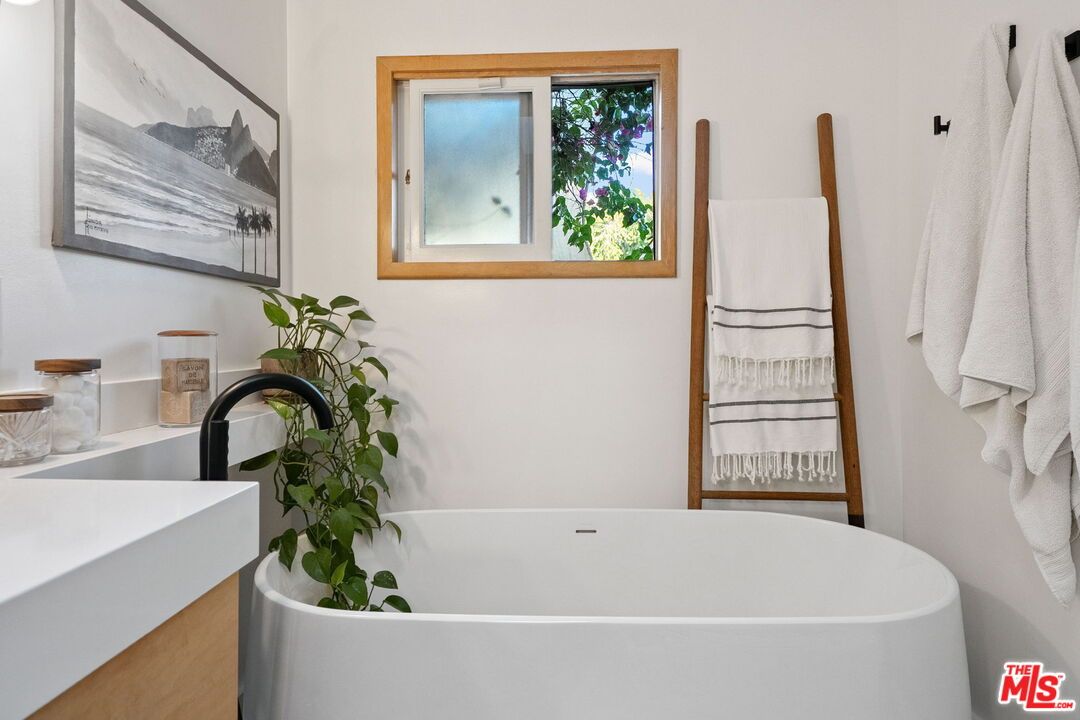Bathroom, Free Standing Baths, Interior