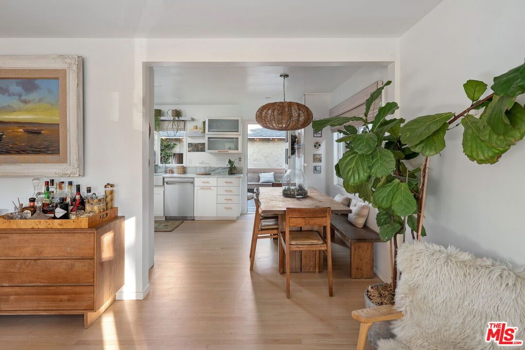 Dining room, Interior, Kitchen, Pendant Lights, Wood Texture Flooring