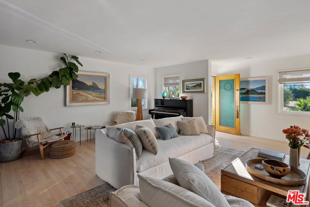 Interior, Living room, Piano, Wood Texture Flooring