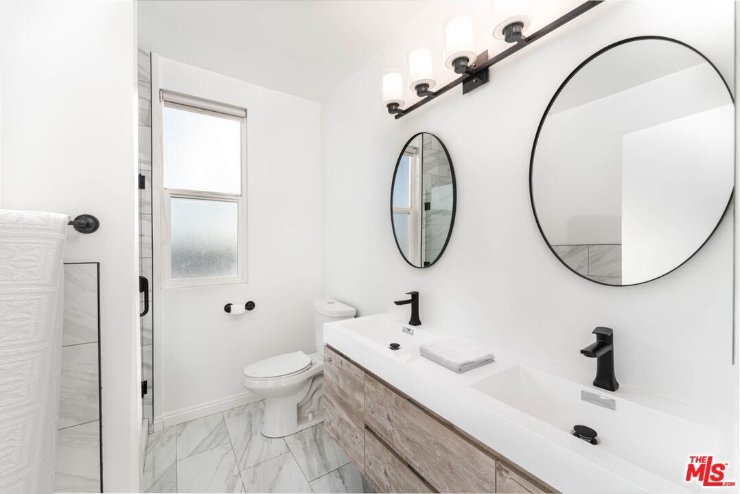 Bathroom, Dual Sink Vanities, Interior, Marble