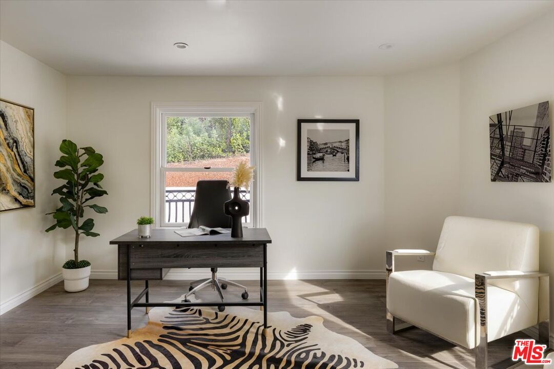 Home Office, Interior, Recessed Lighting, Wood Texture Flooring
