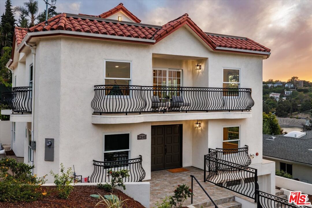 Attached, Exterior, Facade, Spanish Mediterranean