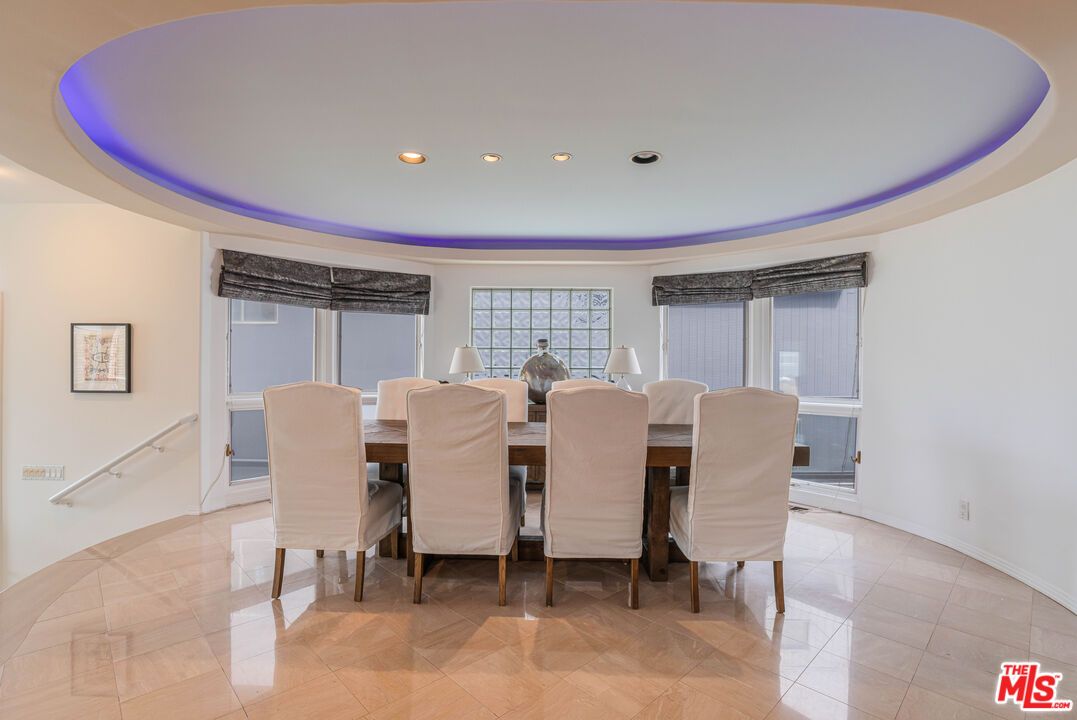 Dining room, Interior, Recessed Lighting