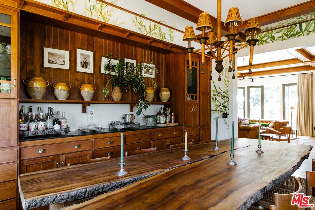 Chandelier, Dining room, Interior