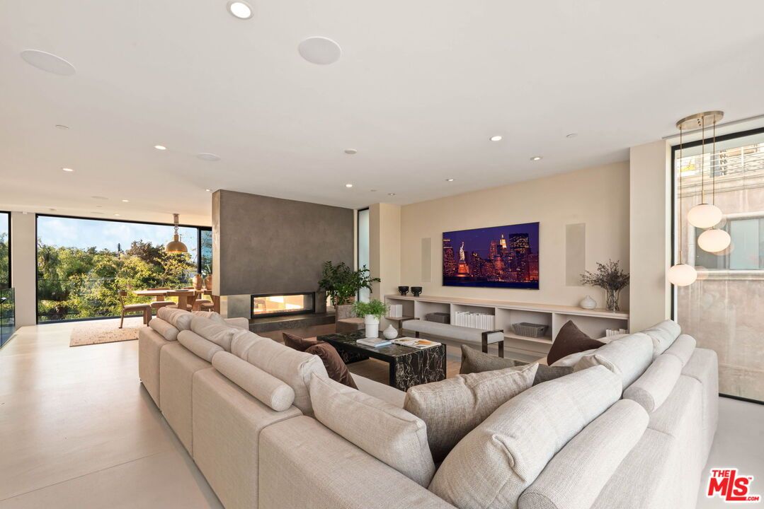 Fireplace, Interior, Living room, Pendant Lights, Recessed Lighting