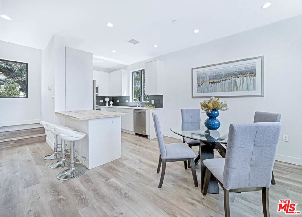 Dining room, Interior, Kitchen, Recessed Lighting, Wood Texture Flooring