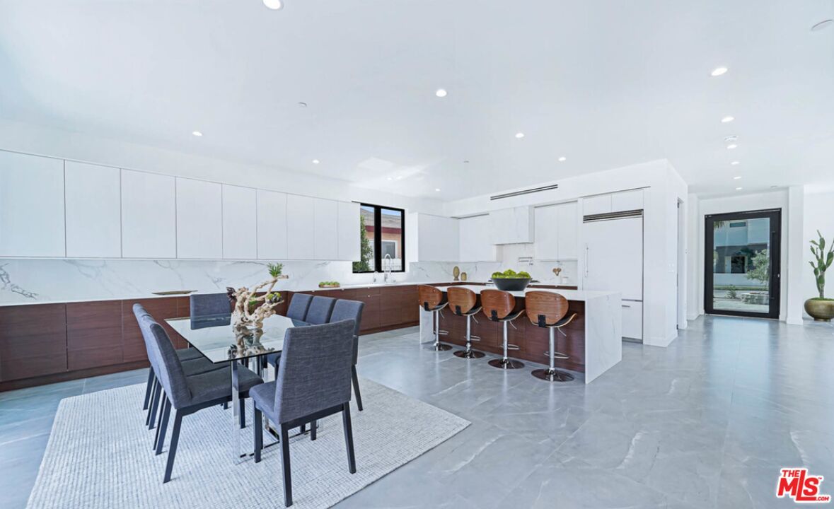 Dining room, Interior, Kitchen, Marble Walls, Recessed Lighting