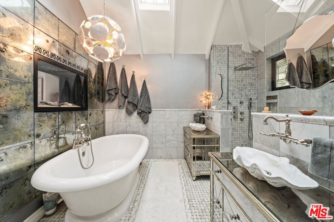 Bathroom, Free Standing Baths, Glass Shower, Interior, Pendant Lights