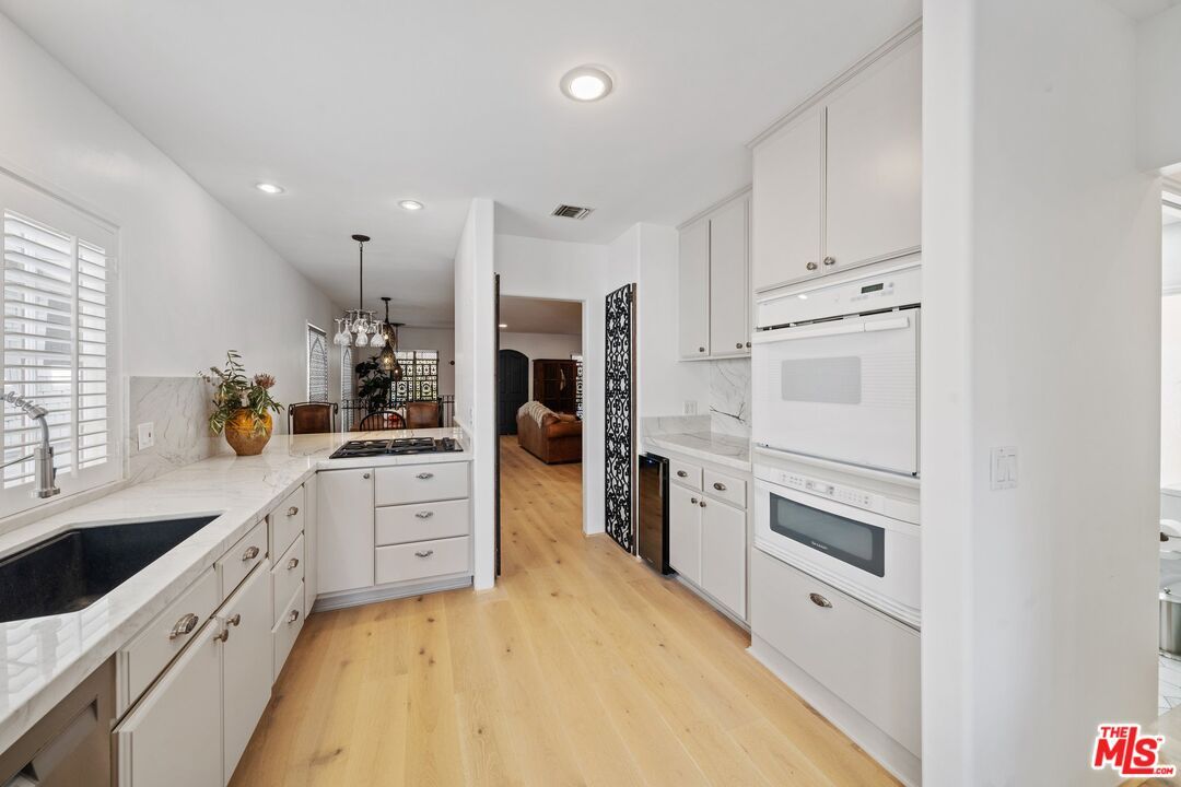 Chandelier, Interior, Kitchen, Recessed Lighting, Wood Texture Flooring