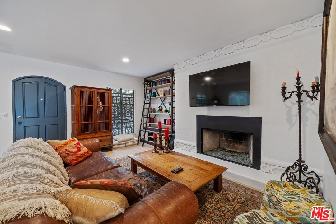 Fireplace, Interior, Living room, Recessed Lighting