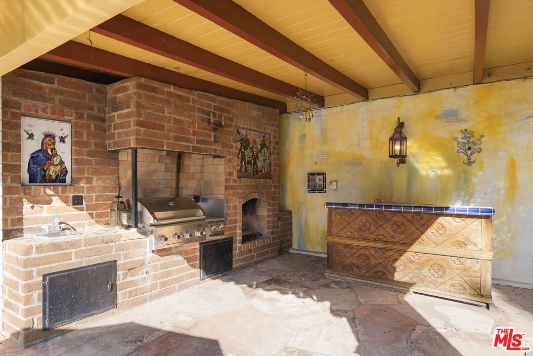 Exterior, Fireplace