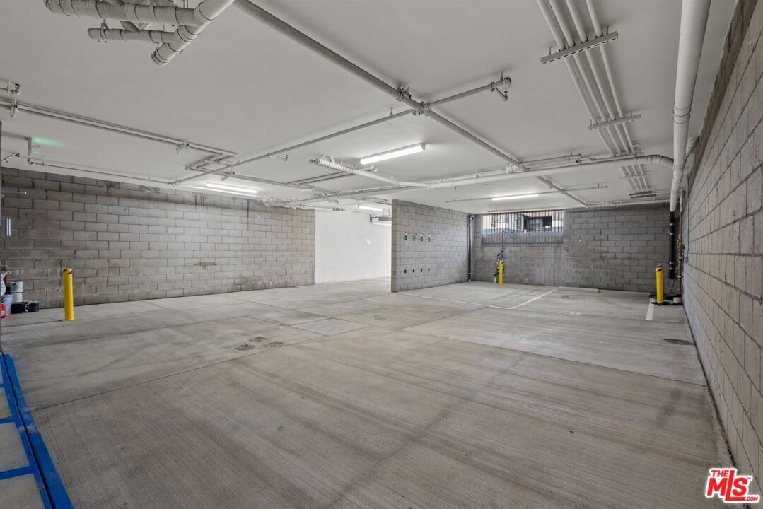 Garage, Interior, Stone Walls