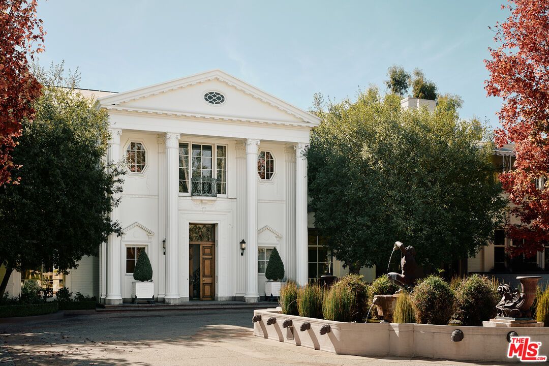 Exterior, Facade, Georgian
