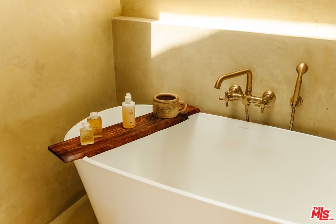 Bathroom, Free Standing Baths, Interior