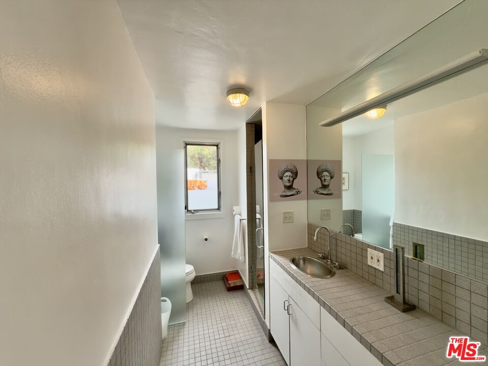 Bathroom, Interior, Tile Countertops