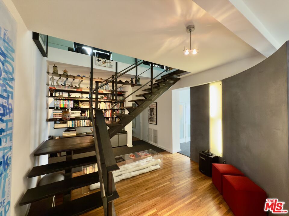 Interior, Pendant Lights, Wood Texture Flooring