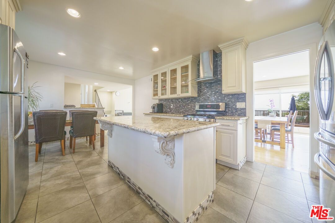 Dining room, Interior, Kitchen, Recessed Lighting
