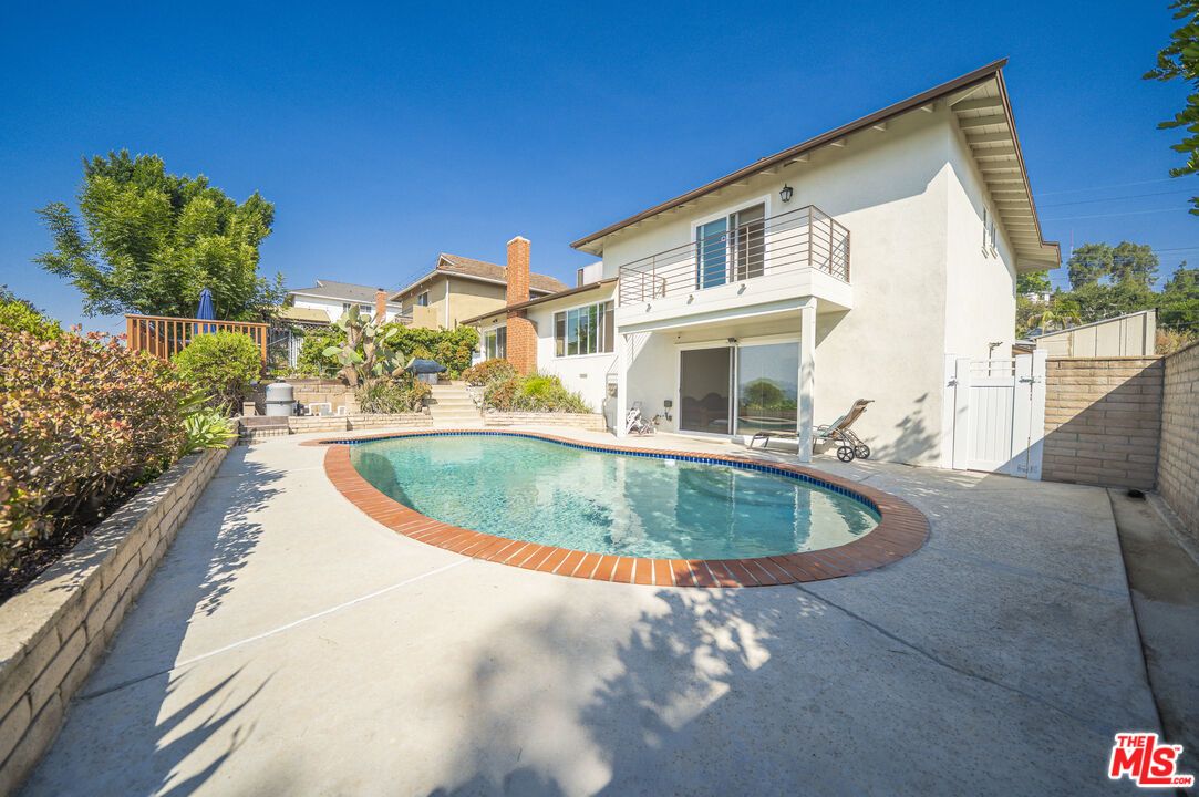Exterior, Pool