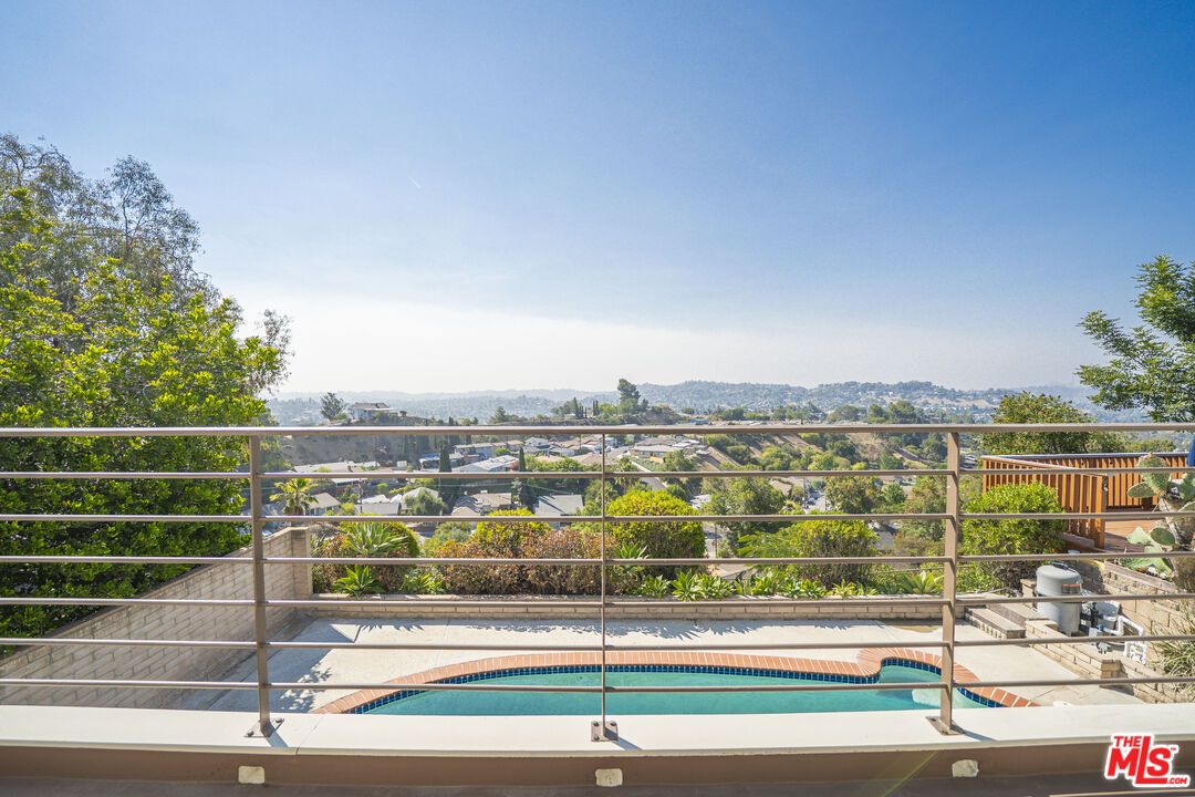 Exterior, Pool, Other