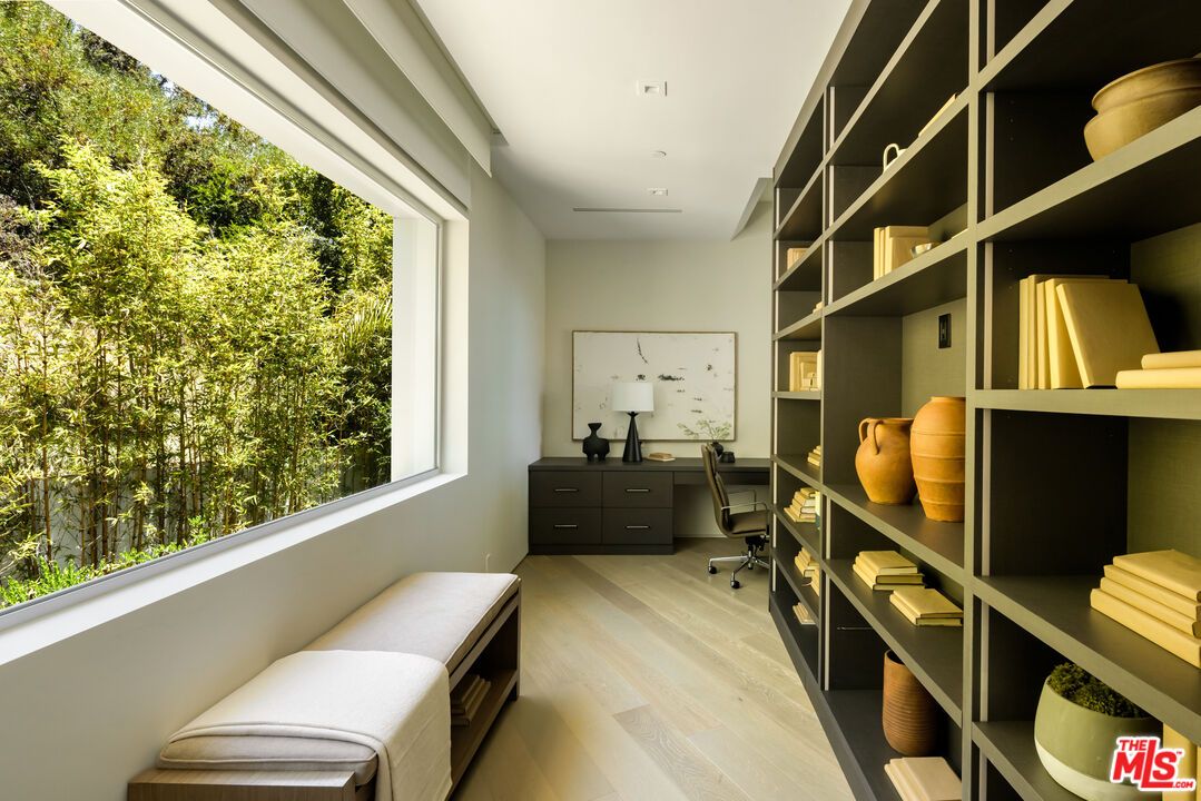 Interior, Recessed Lighting, Walk-in Closets, Wood Texture Flooring