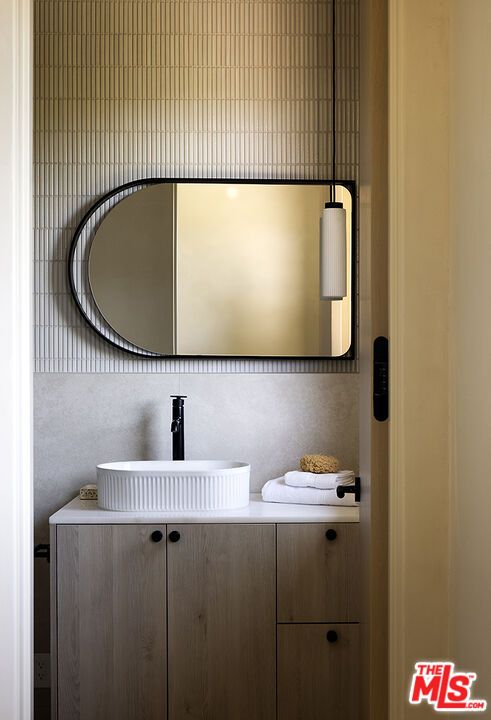 Bathroom, Interior, Pendant Lights