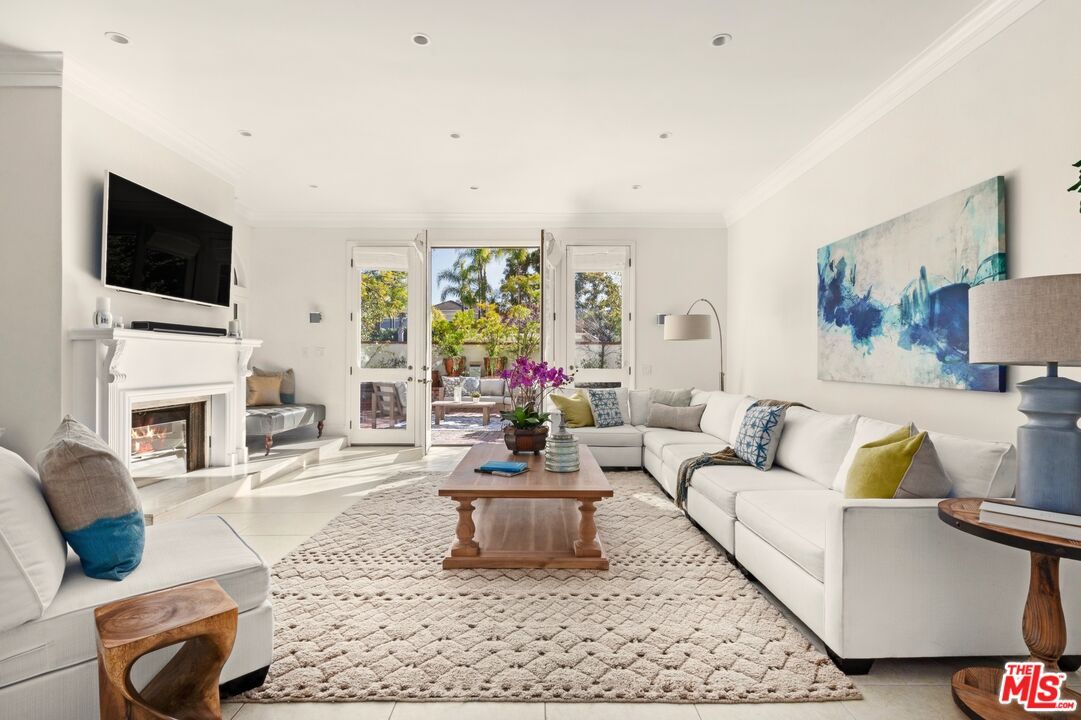 Fireplace, Interior, Living room, Recessed Lighting