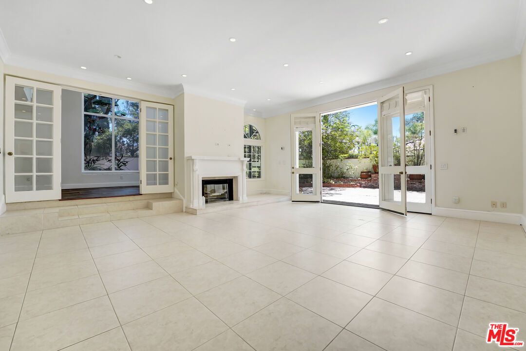 Empty room, Fireplace, Interior, Recessed Lighting