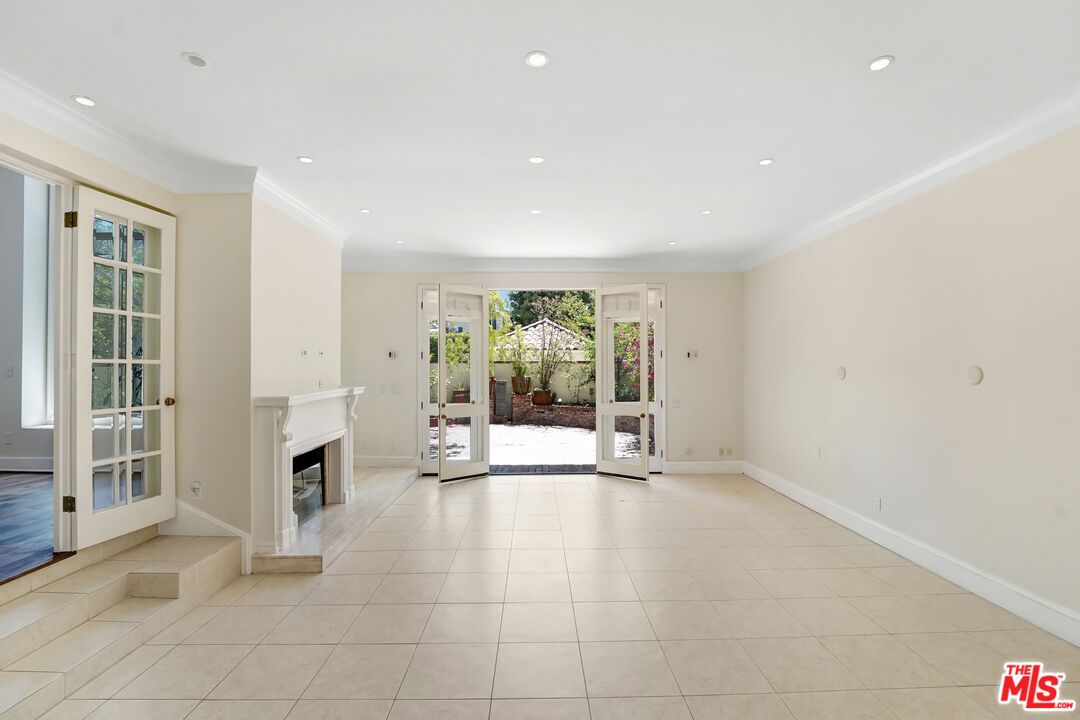 Empty room, Fireplace, Interior, Recessed Lighting