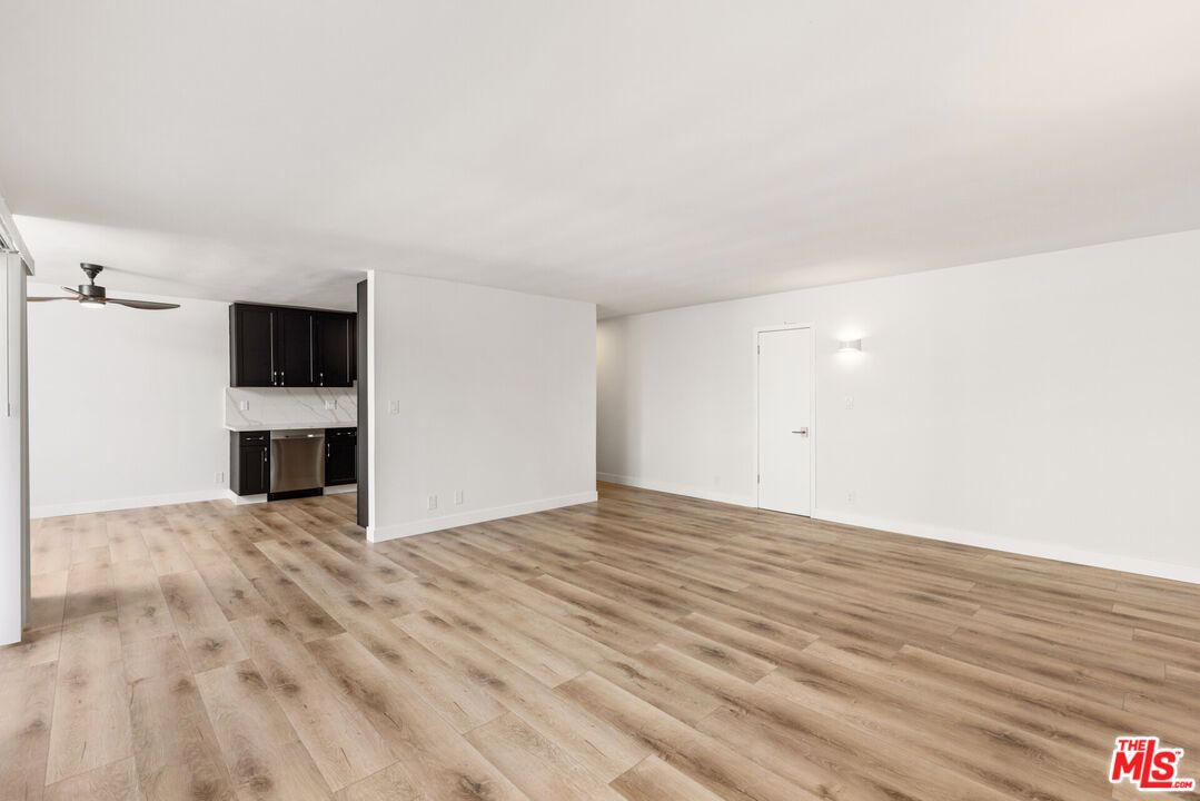 Empty room, Interior, Kitchen, Wood Texture Flooring