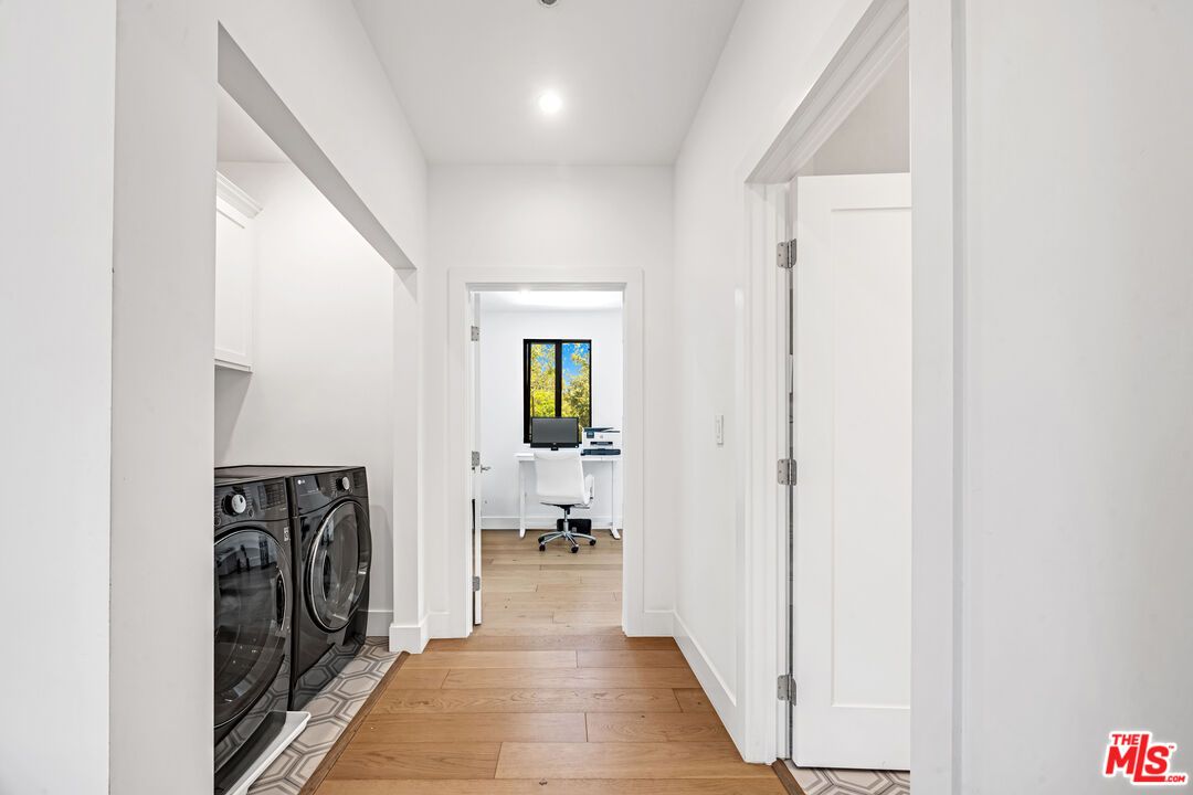 Home Office, Interior, Recessed Lighting, Utility Closets, Washer, Wood Texture Flooring
