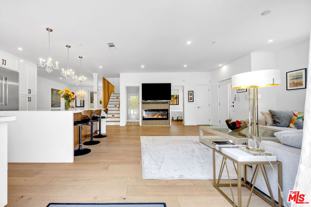 Interior, Pendant Lights, Recessed Lighting, Wood Texture Flooring