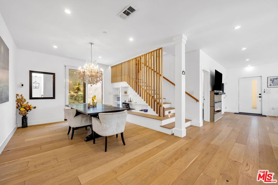 Chandelier, Dining room, Interior, Recessed Lighting, Wood Texture Flooring