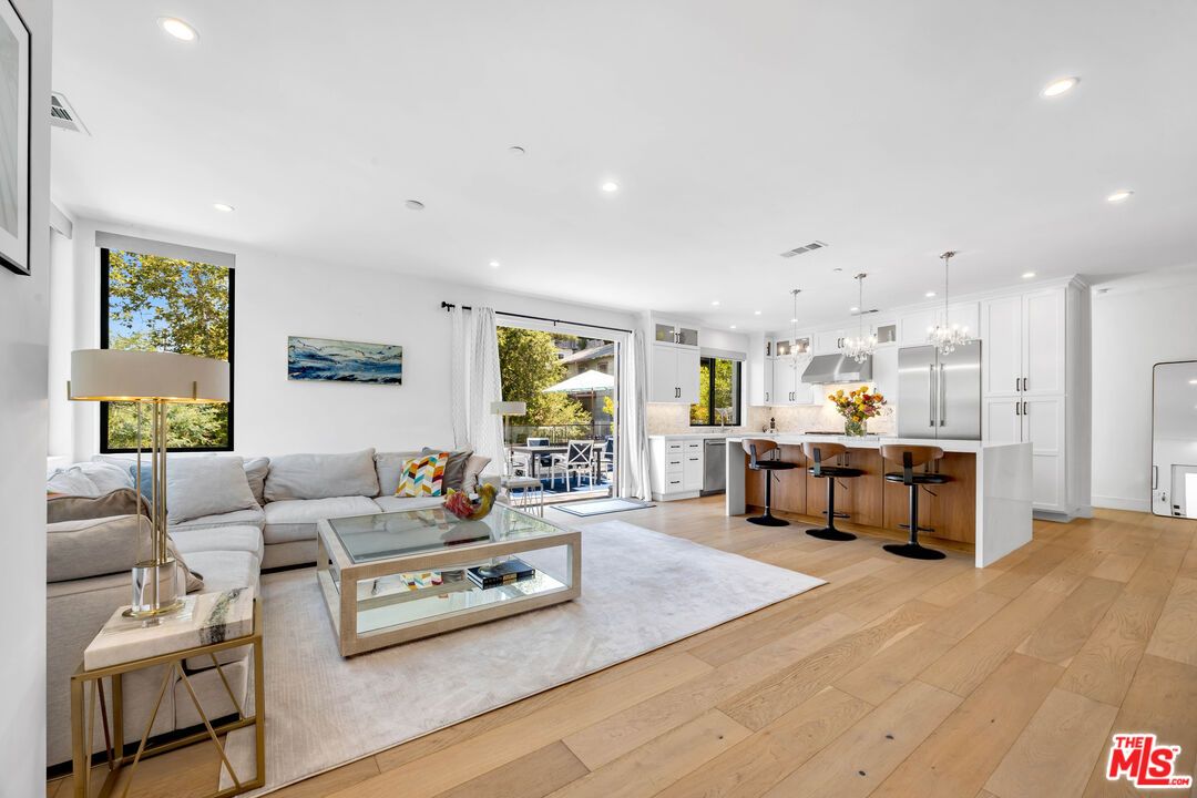 Interior, Kitchen, Living room, Pendant Lights, Recessed Lighting, Wood Texture Flooring