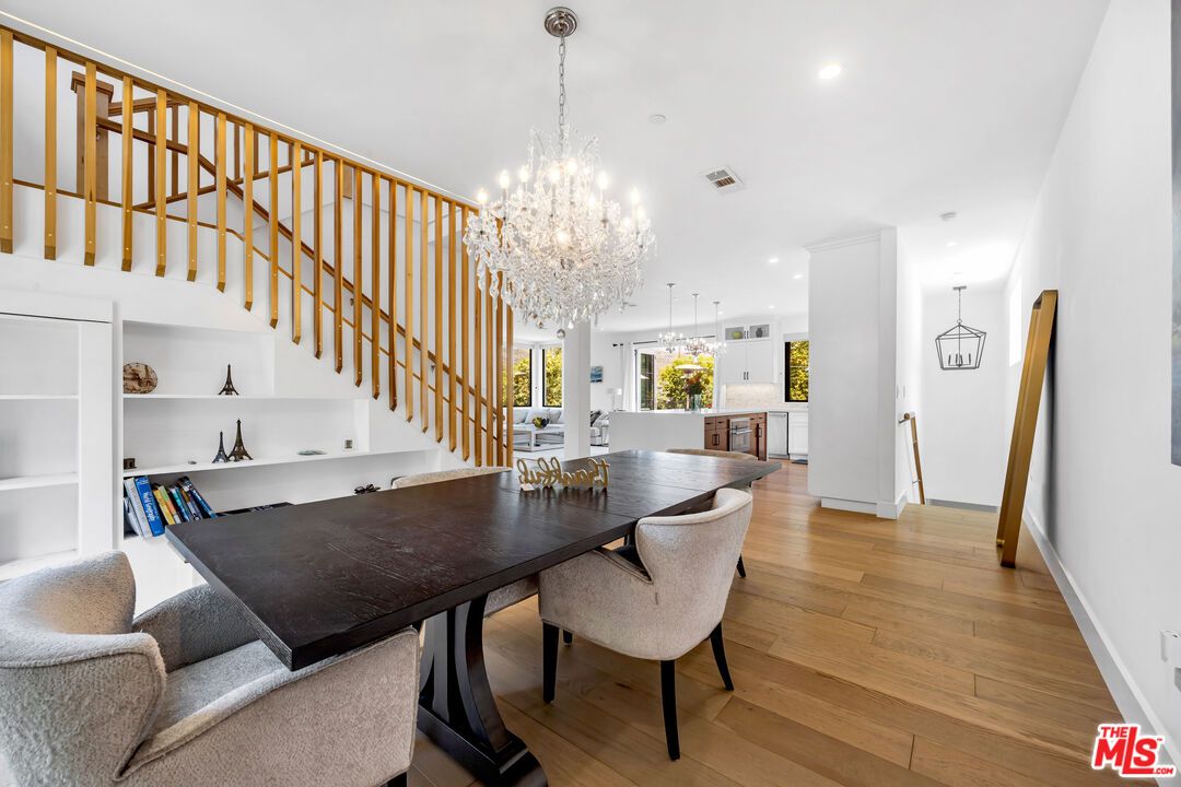 Chandelier, Dining room, Interior, Kitchen, Pendant Lights, Recessed Lighting, Wood Texture Flooring
