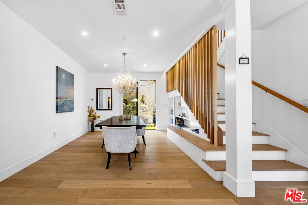 Chandelier, Dining room, Interior, Recessed Lighting, Wood Texture Flooring
