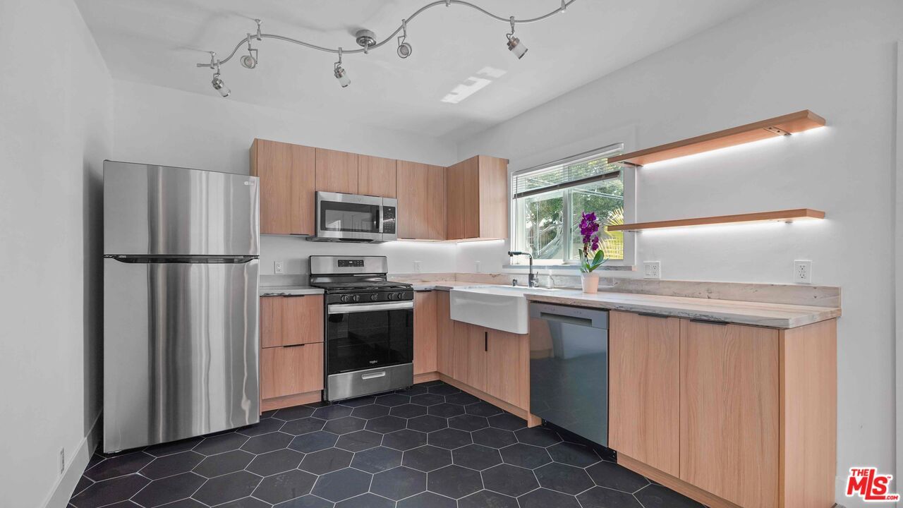 Interior, Kitchen, Stainless Steel Appliances