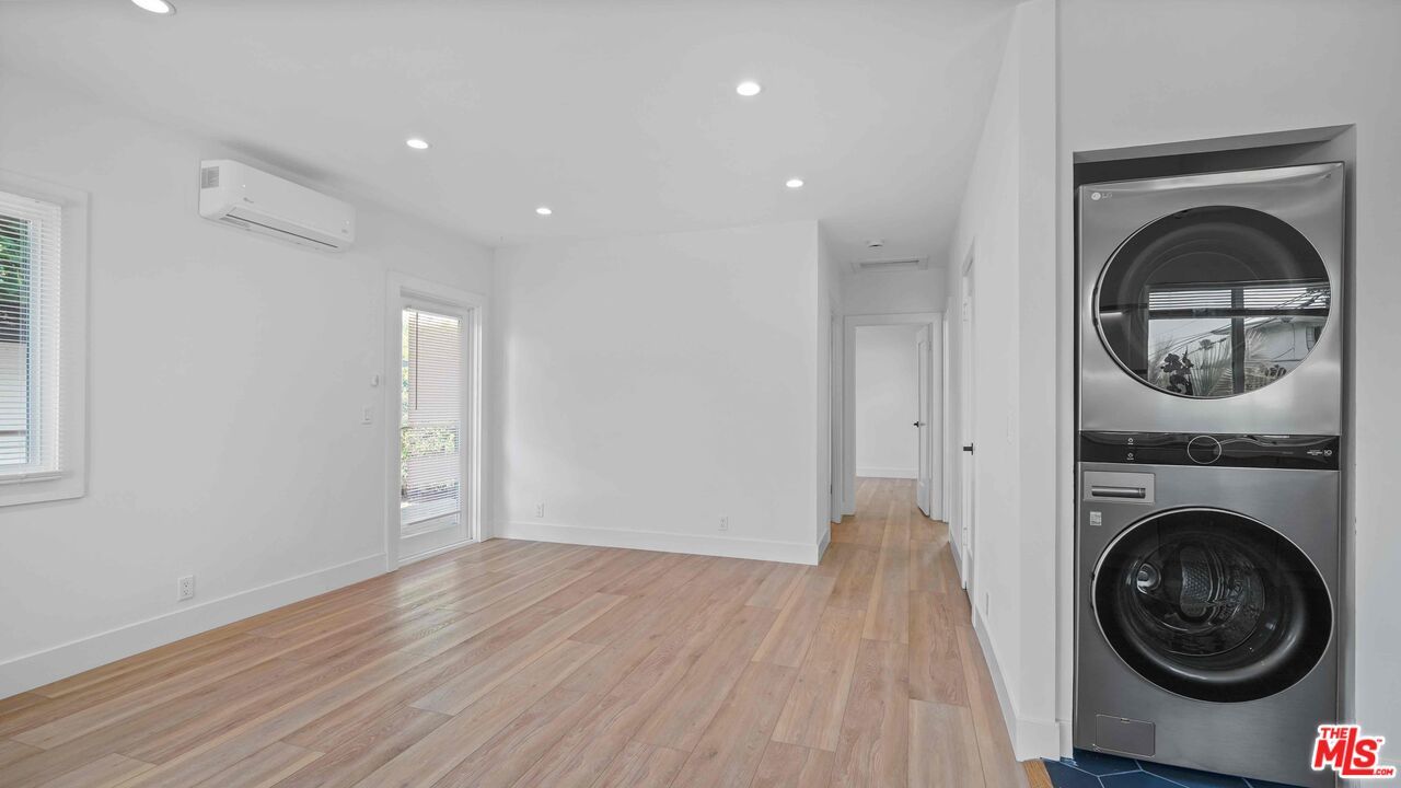 Interior, Recessed Lighting, Utility Closets, Washer, Wood Texture Flooring