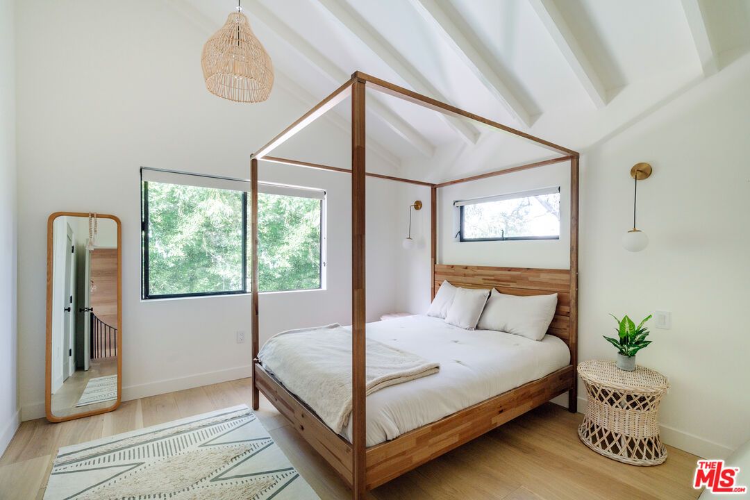 Bedroom, Interior, Pendant Lights, Wood Texture Flooring