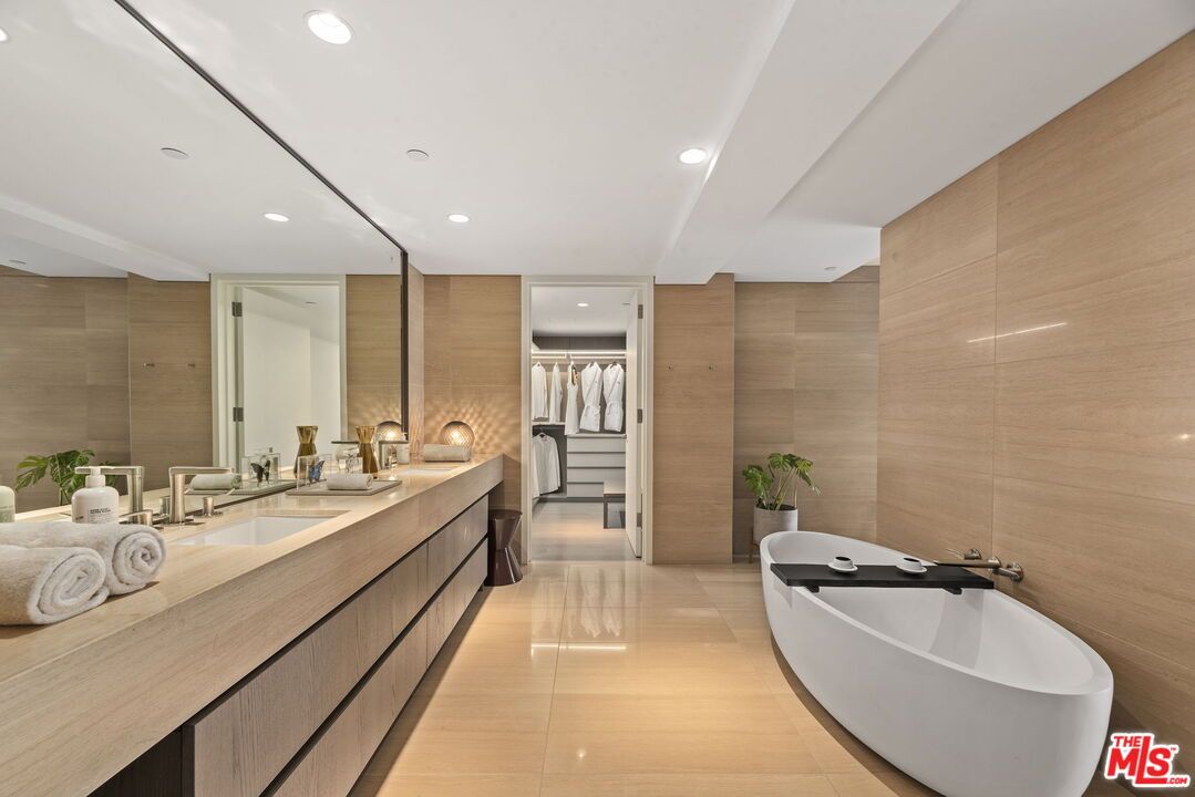 Bathroom, Dual Sink Vanities, Free Standing Baths, Interior, Recessed Lighting