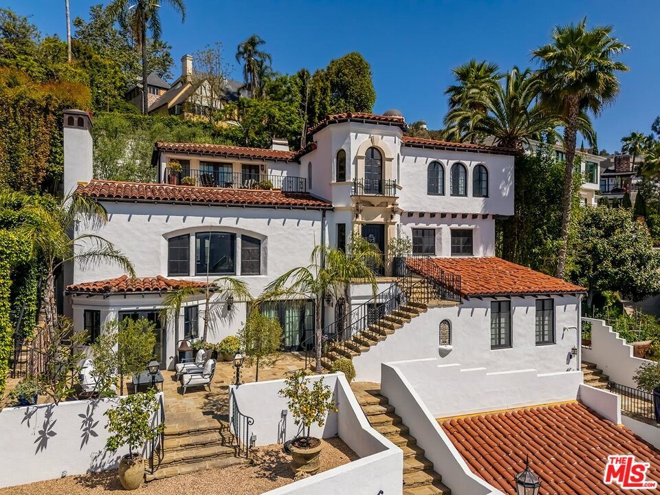 Exterior, Facade, Spanish Mediterranean