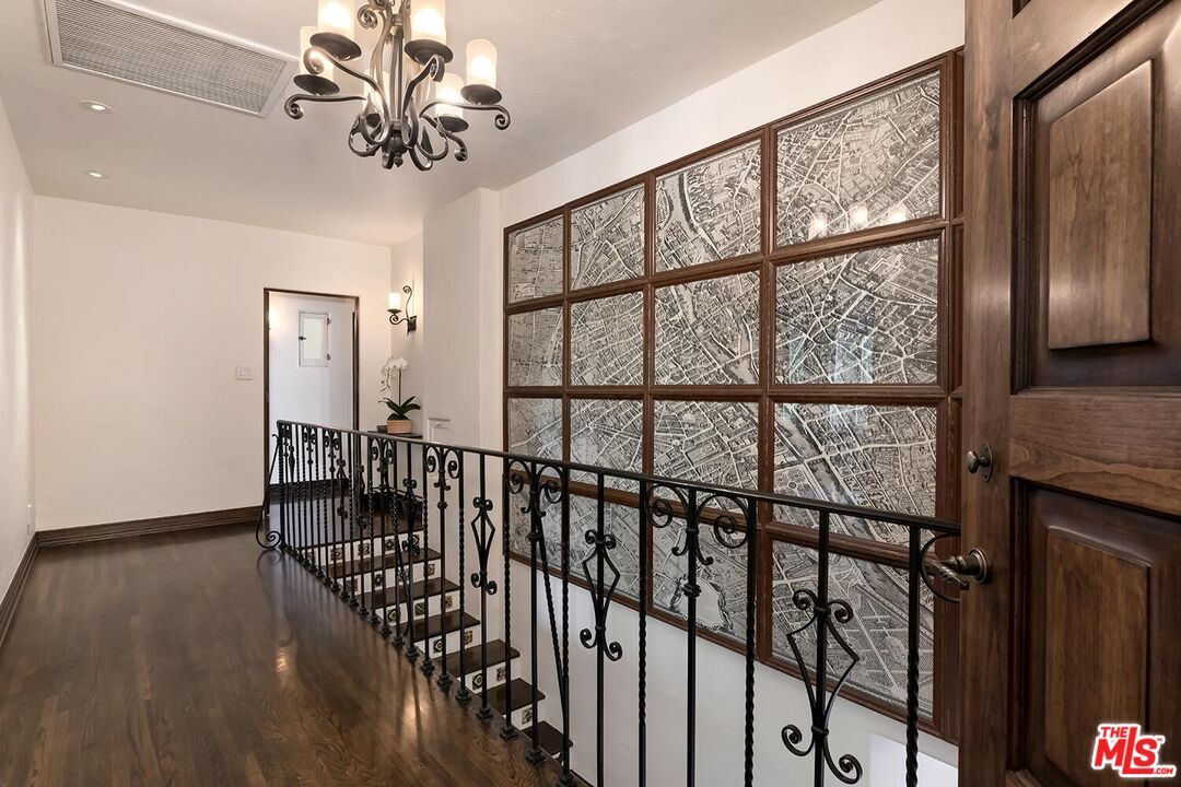 Chandelier, Interior, Recessed Lighting, Wood Texture Flooring